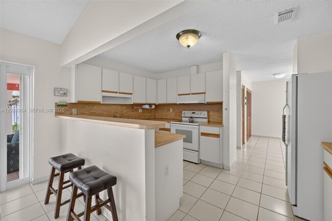 Building Photo - 13440 SW 28th St