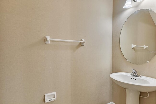 Building Photo - 1172 Chelsea Dr