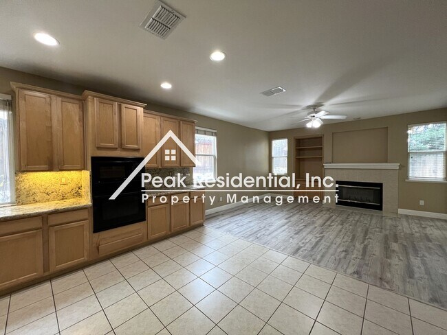 Building Photo - Beautiful Empire Ranch 5bd/3ba Home with 3 Car Garage - Must See