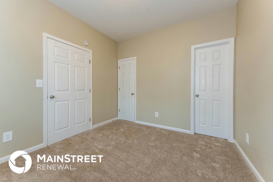 Building Photo - 320 Brookview Dr