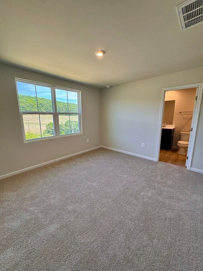 Building Photo - 2905 Orchard Ridge Lane