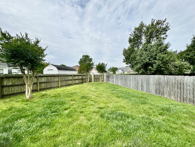 Building Photo - Ready 07-07-25!! Fantastic 4-Bedroom Home ...