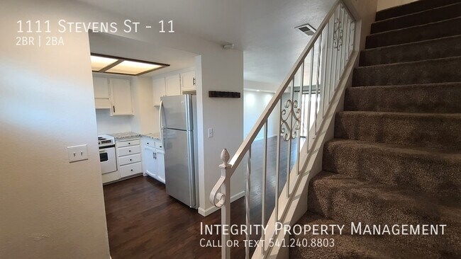 Building Photo - 1111 Stevens St