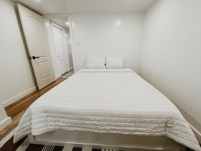 Building Photo - 3225 Colcord Ave