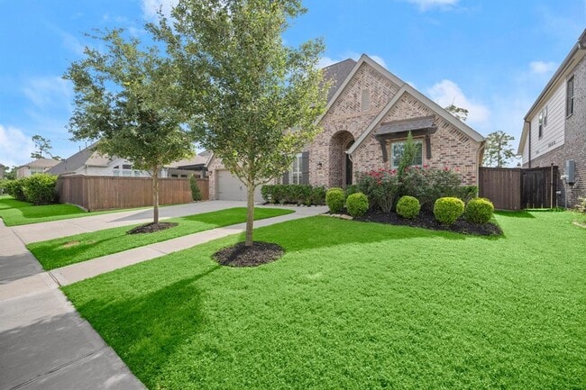 Building Photo - 16711 Arboleda Dr