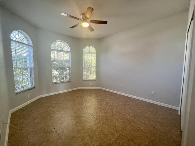 Building Photo - 414 Fern Lake Dr