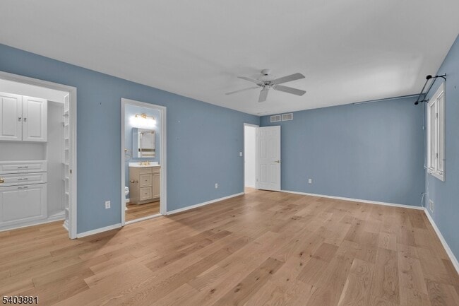 Building Photo - 48 Edgefield Dr