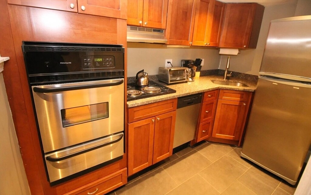 Building Photo - 119 Beacon St