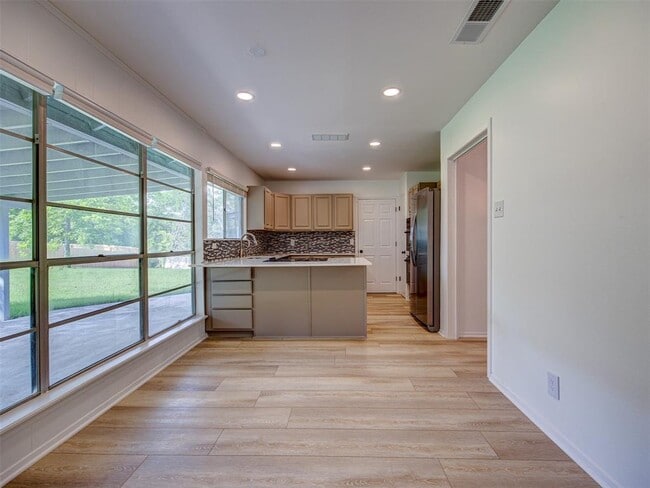 Building Photo - 7602 Pebble Brook Cove