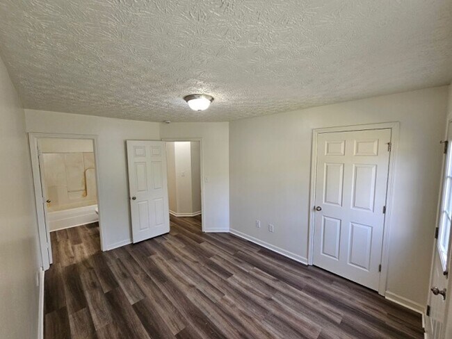 Building Photo - 3096 Mobley Bridge Rd