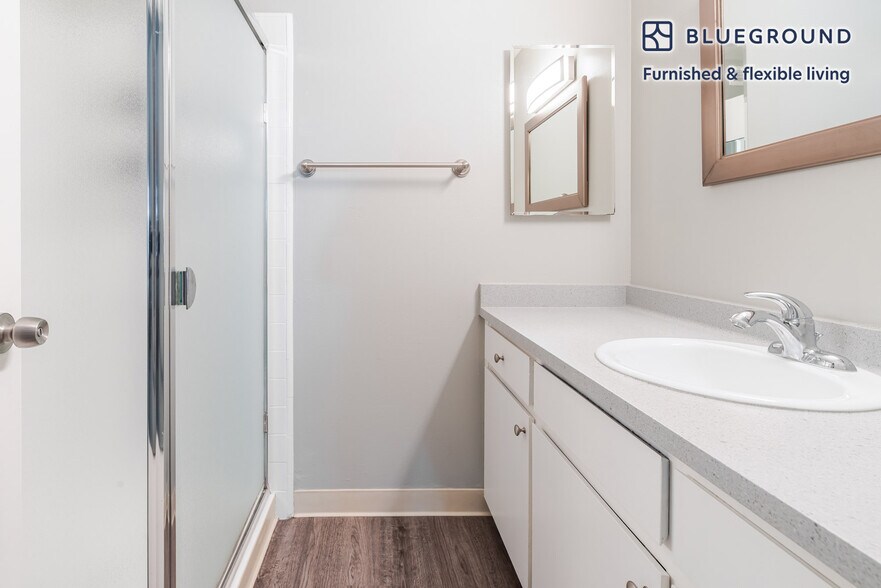 Building Photo - 2019 Shore Line Dr