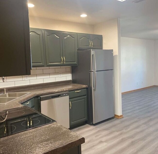 Building Photo - $1,725 | 3 Bedroom, 2 Bathroom Duplex | Pet Friendly* | Available for August 1st, 2025 Move In!