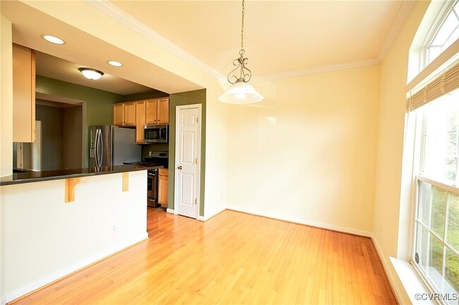 Building Photo - 444 Kingscote Ln
