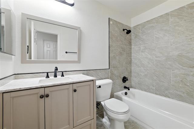 Building Photo - 8828 Chisholm Trail