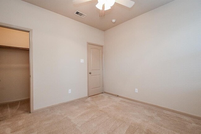 Building Photo - 110 Sweet Leaf Grove Ln