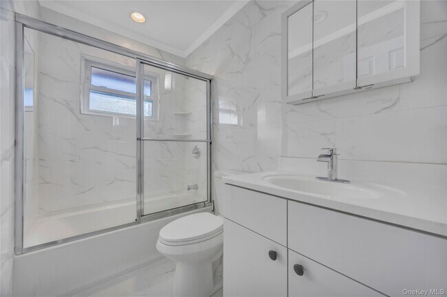 Building Photo - 170 5th St