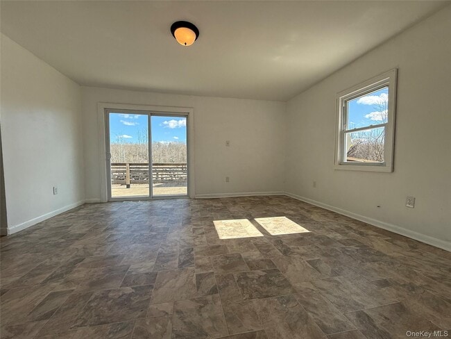 Building Photo - 657 Eatontown Rd