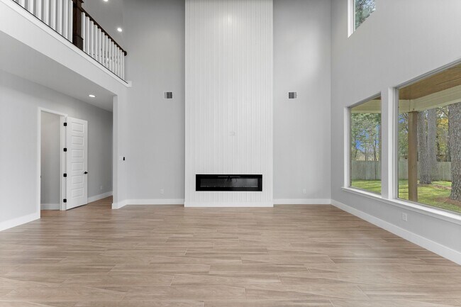 Building Photo - 7007 Longmire Cir