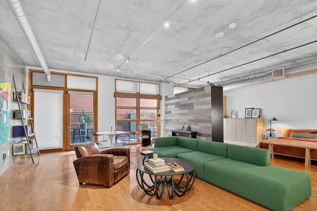 Building Photo - 877 Island Ave