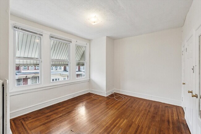 Building Photo - 3 Bedroom Home Ready for Rent!