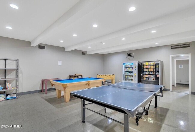 Building Photo - 5442 S Hurricane Ct
