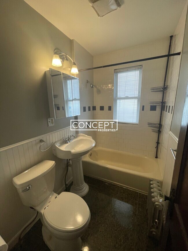 Building Photo - 8 Mill St