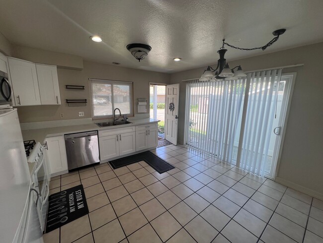 Building Photo - Charming 2 Bedroom Condo in Temecula, Ca.