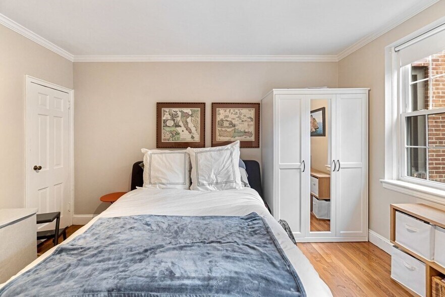 Building Photo - 16 Ware St