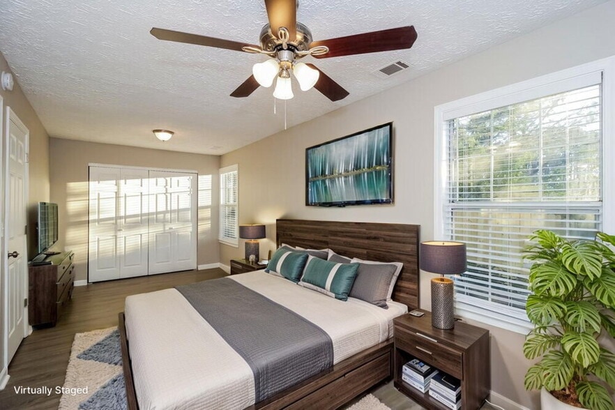 Building Photo - 2649 Laurel Ln NW