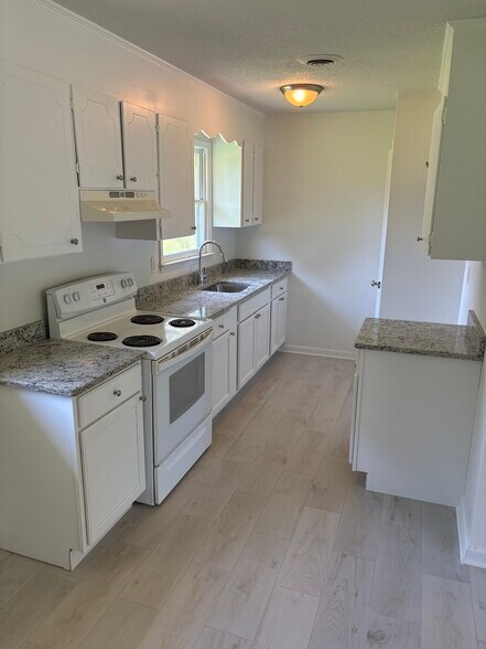 Building Photo - 118 Stone Dr