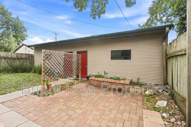 Building Photo - 2535 Aldrich Ave S