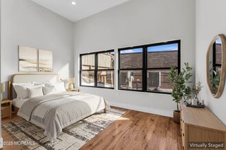 Building Photo - 7 Broad St