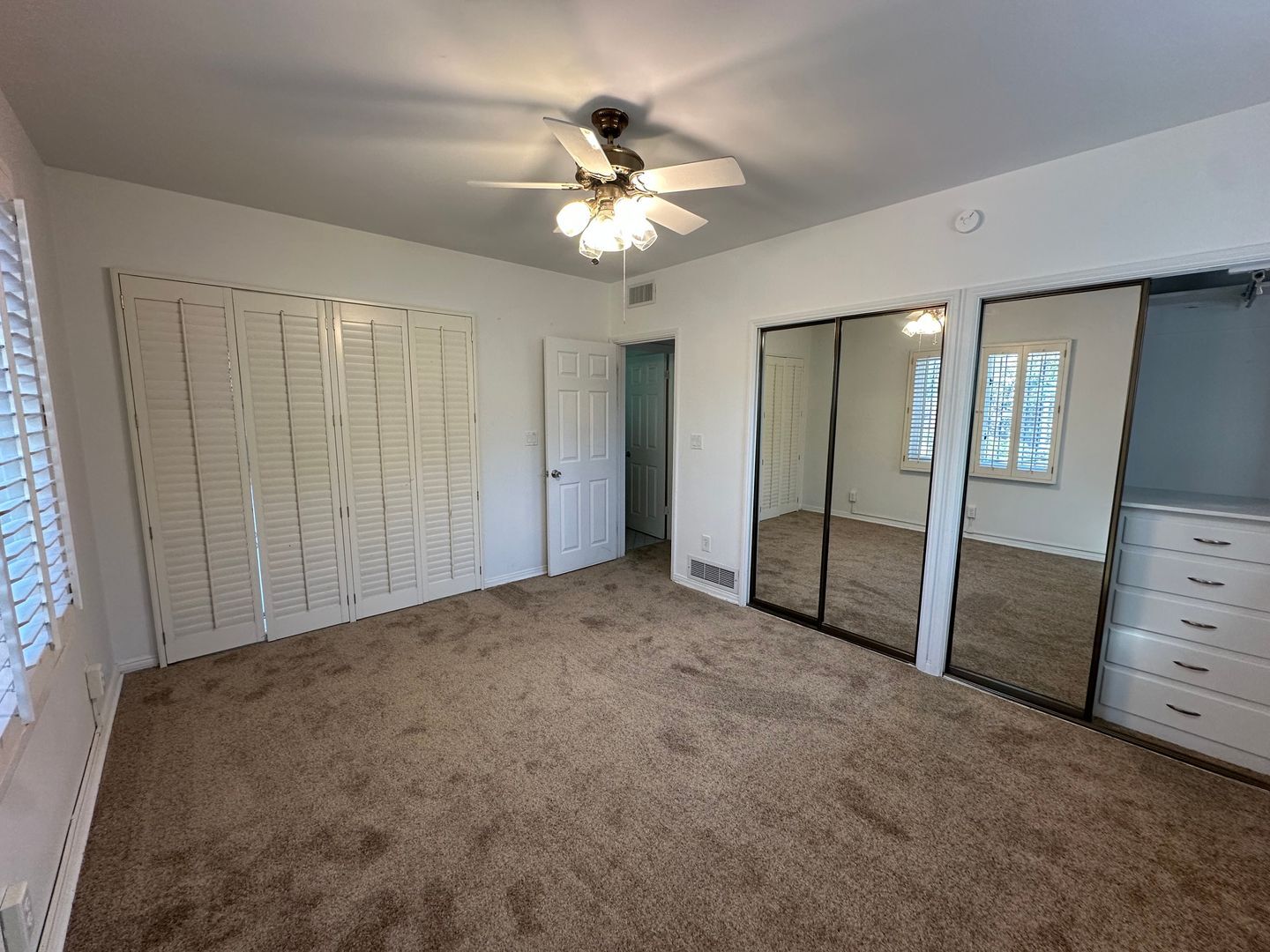 Building Photo - 2233 E Seneca St