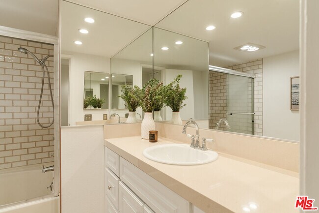 Building Photo - 2700 Cahuenga Blvd