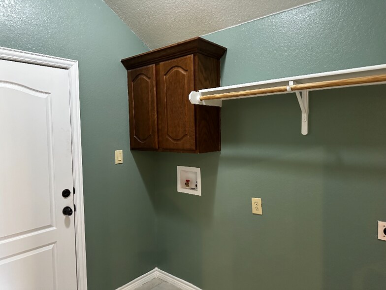 Building Photo - 3120 Lippizan St