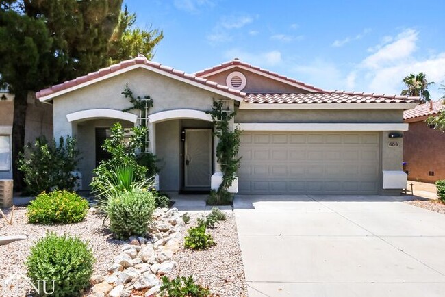 Primary Photo - 609 E Red Rock Trail
