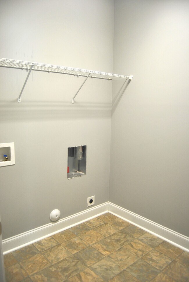 Building Photo - 5797 Highland Grove Dr