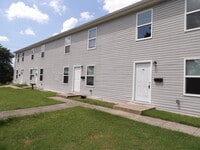 Building Photo - 140 Thistlewood Ave