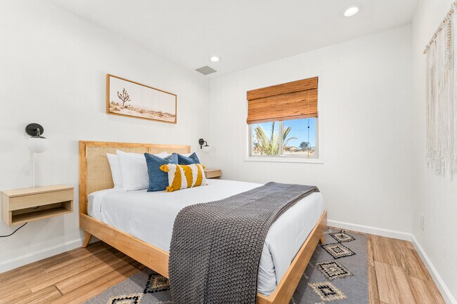 Building Photo - 72847 Desert Trail Dr