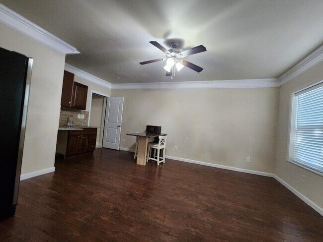 Building Photo - 229 Privet Cir