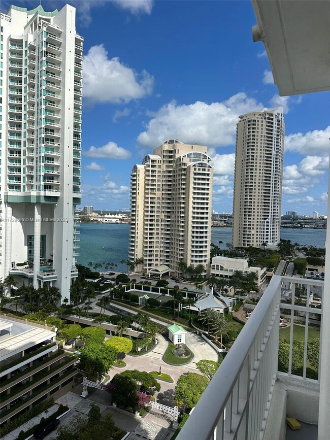 Building Photo - 701 Brickell Key Blvd