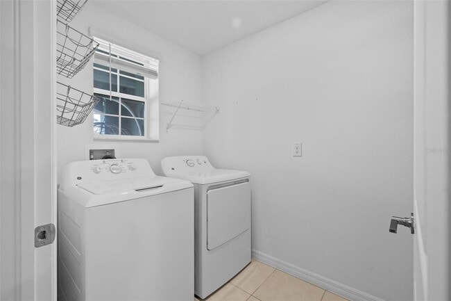 Building Photo - 5554 Blue Azure Dr