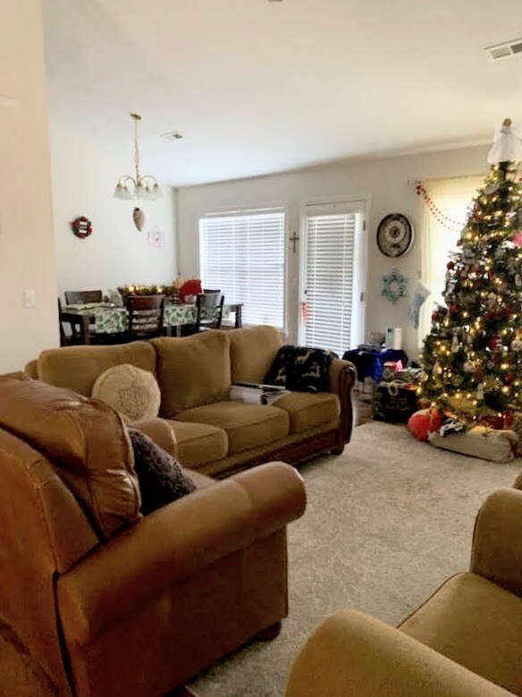 Building Photo - 119 Woodland Dr N