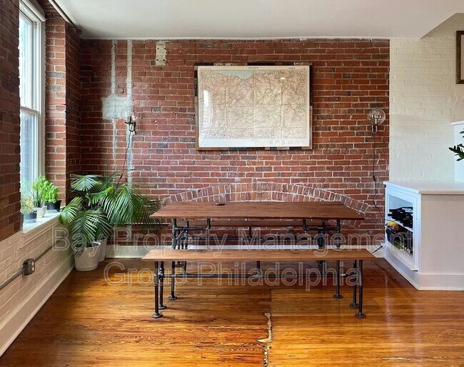 Building Photo - 817 N 2nd St