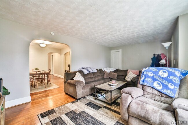 Building Photo - 153 Springville Ave