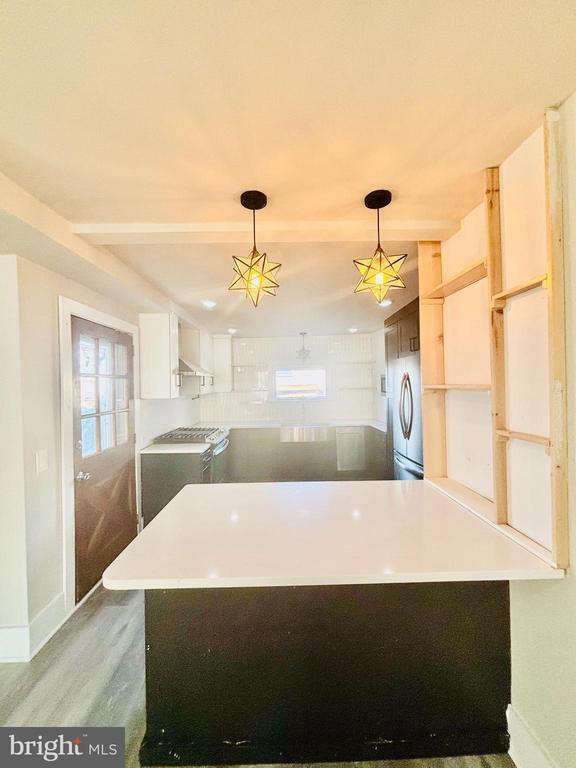 Building Photo - 243 Hall St