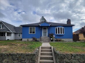 Building Photo - Great 3-Bedroom Home IN The Garland District
