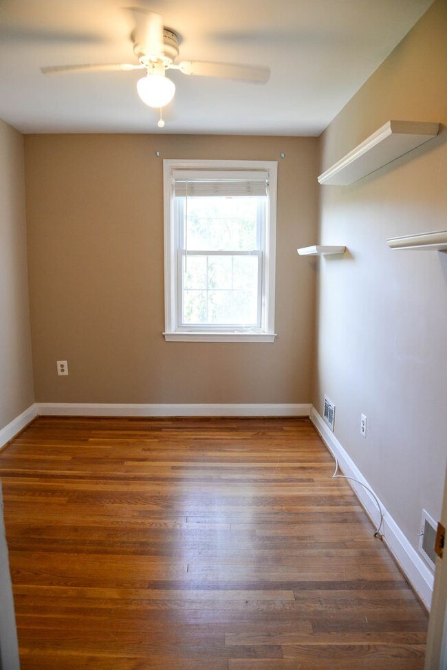 Building Photo - Spacious & Sunny Three-Bedroom Towson Home...