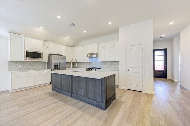 Building Photo - 30347 Tall Fescue Dr