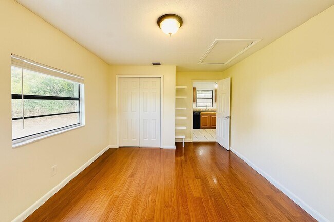 Building Photo - 3313 Plaza Pl